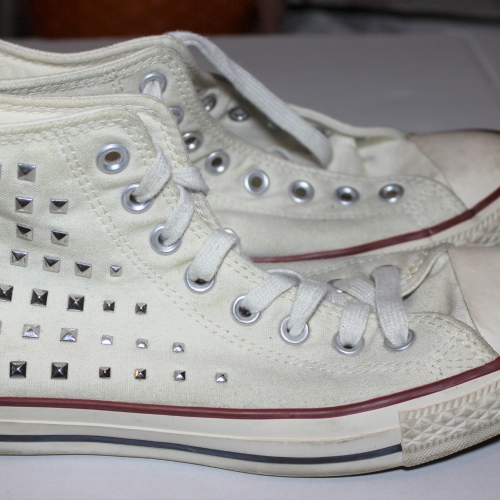 Converse  C.T. All Star Hi-Top Collar Stud Size 9